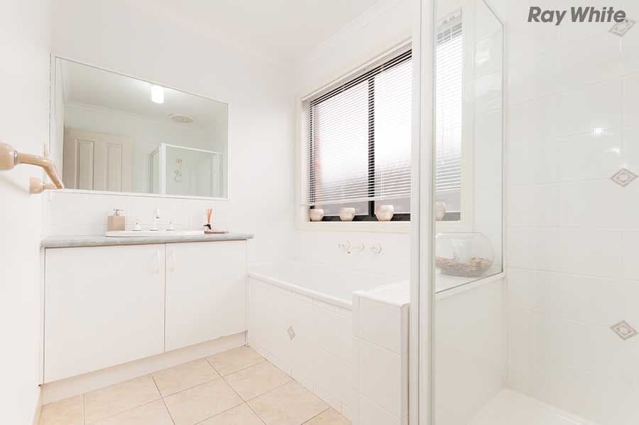 8 Kalista Avenue, Hillside VIC 3037, Hillside - Thumbnail 8
