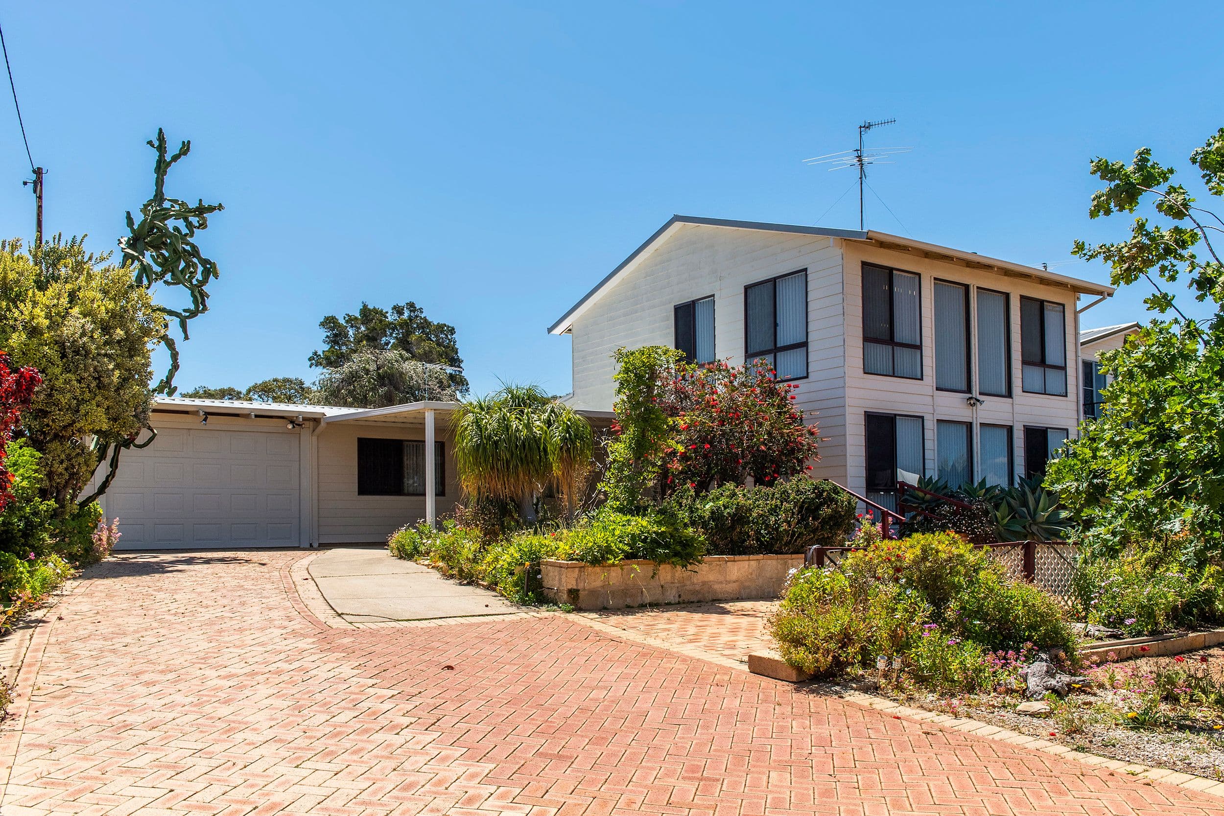 52 Queen Parade, Wannanup WA 6210, Wannanup - Image 1