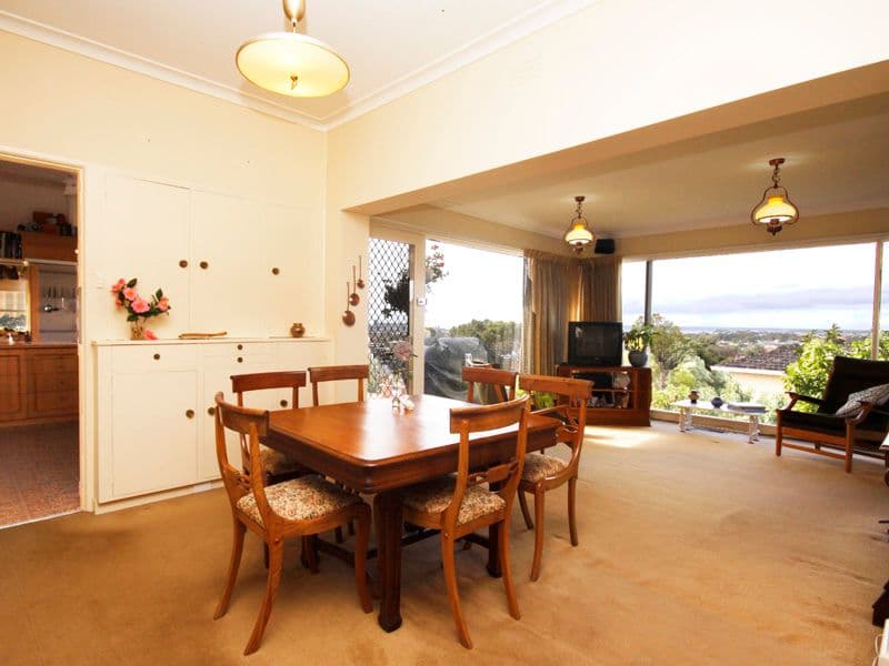 21 Edgecomb Street, HAMLYN HEIGHTS VIC 3215, Hamlyn Heights - Thumbnail 2