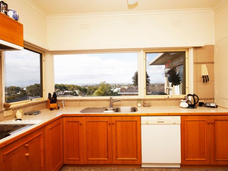 21 Edgecomb Street, HAMLYN HEIGHTS VIC 3215, Hamlyn Heights - Thumbnail 6