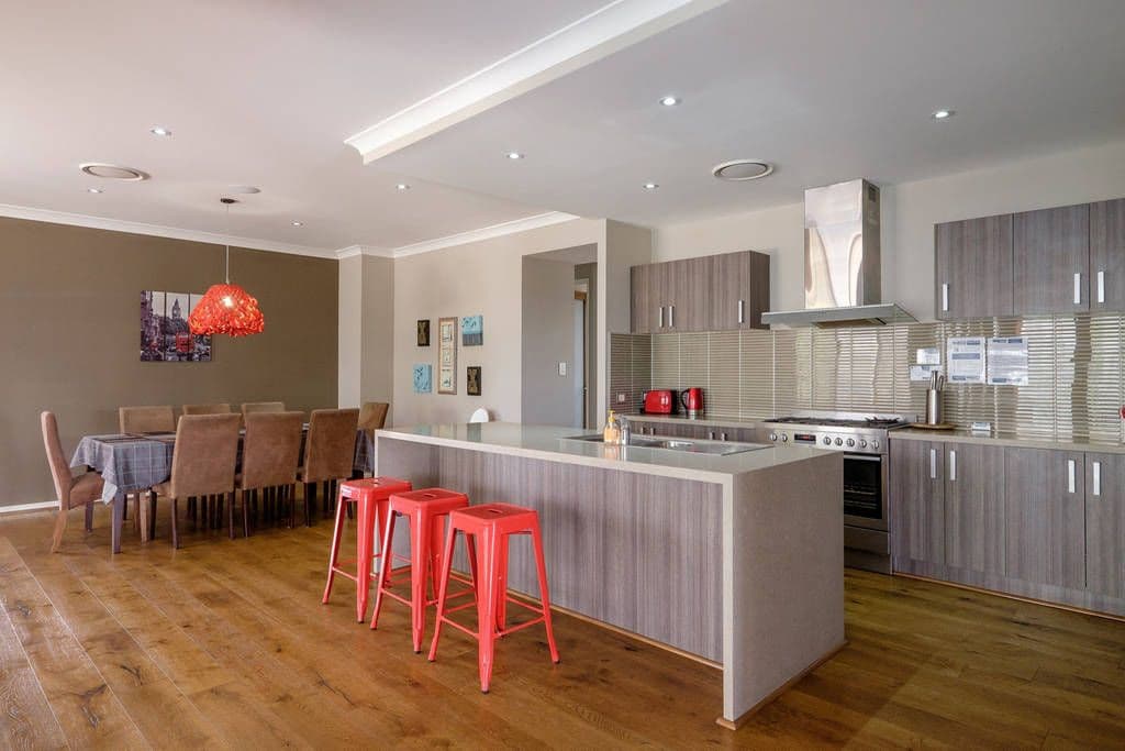 18 Francis Avenue, Rochedale QLD 4123, Rochedale - Thumbnail 2