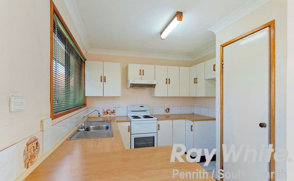 14 Elizabeth Crescent, Kingswood - Thumbnail 6