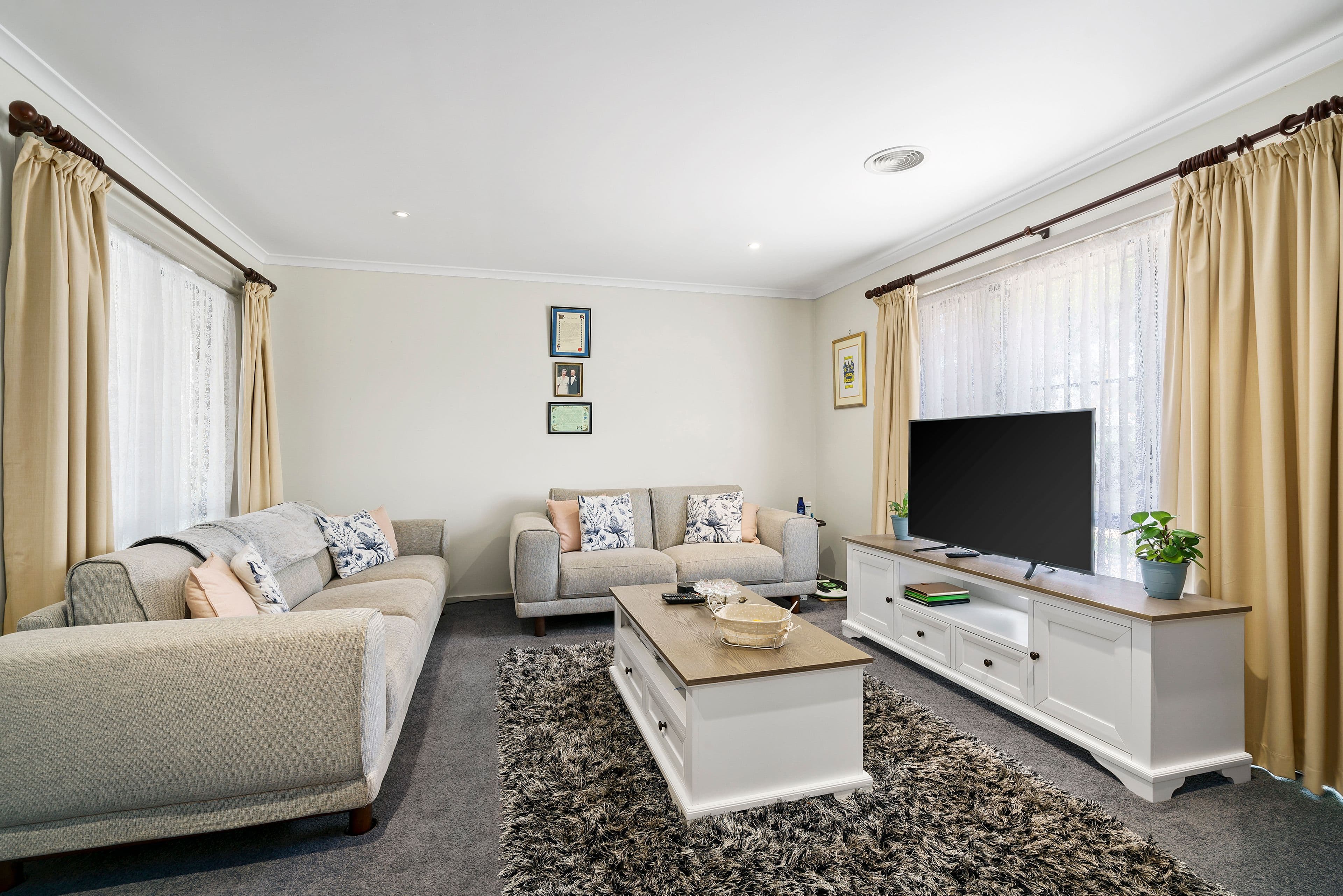 34 Westward Ho Drive, Sunbury VIC 3429, Sunbury - Thumbnail 2