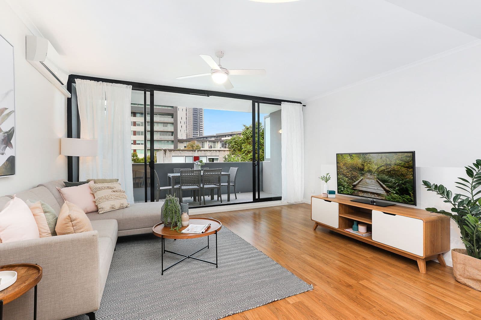 4 Hutchinson Walk, Zetland NSW 2017, Zetland - Image 1