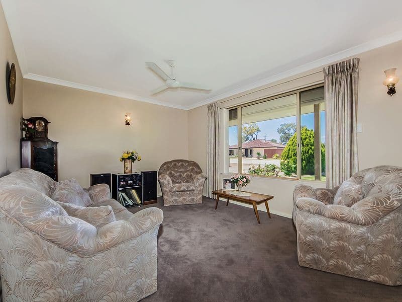 33 Pentland Crescent, DUDLEY PARK WA 6210, Dudley Park - Thumbnail 3