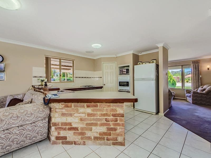 33 Pentland Crescent, DUDLEY PARK WA 6210, Dudley Park - Thumbnail 7