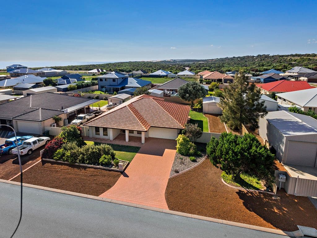 30 Wave Crest Circle, Drummond Cove WA 6532, Drummond Cove - Thumbnail 2