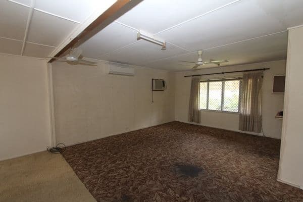 21 Hibiscus Street, CRANBROOK QLD 4814, Cranbrook - Thumbnail 3