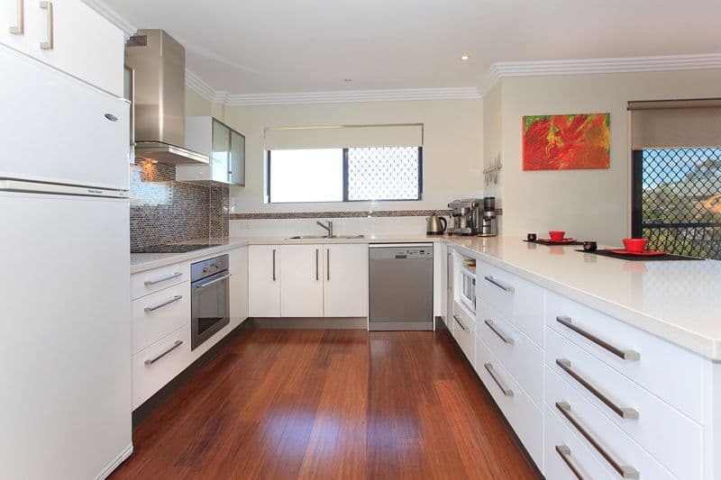 70 Kirkland Avenue, COORPAROO QLD 4151, Coorparoo - Thumbnail 2