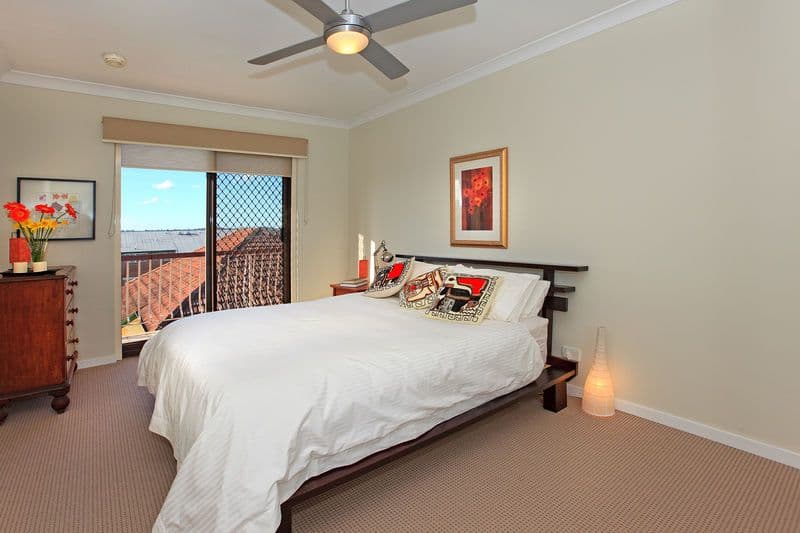 70 Kirkland Avenue, COORPAROO QLD 4151, Coorparoo - Thumbnail 6