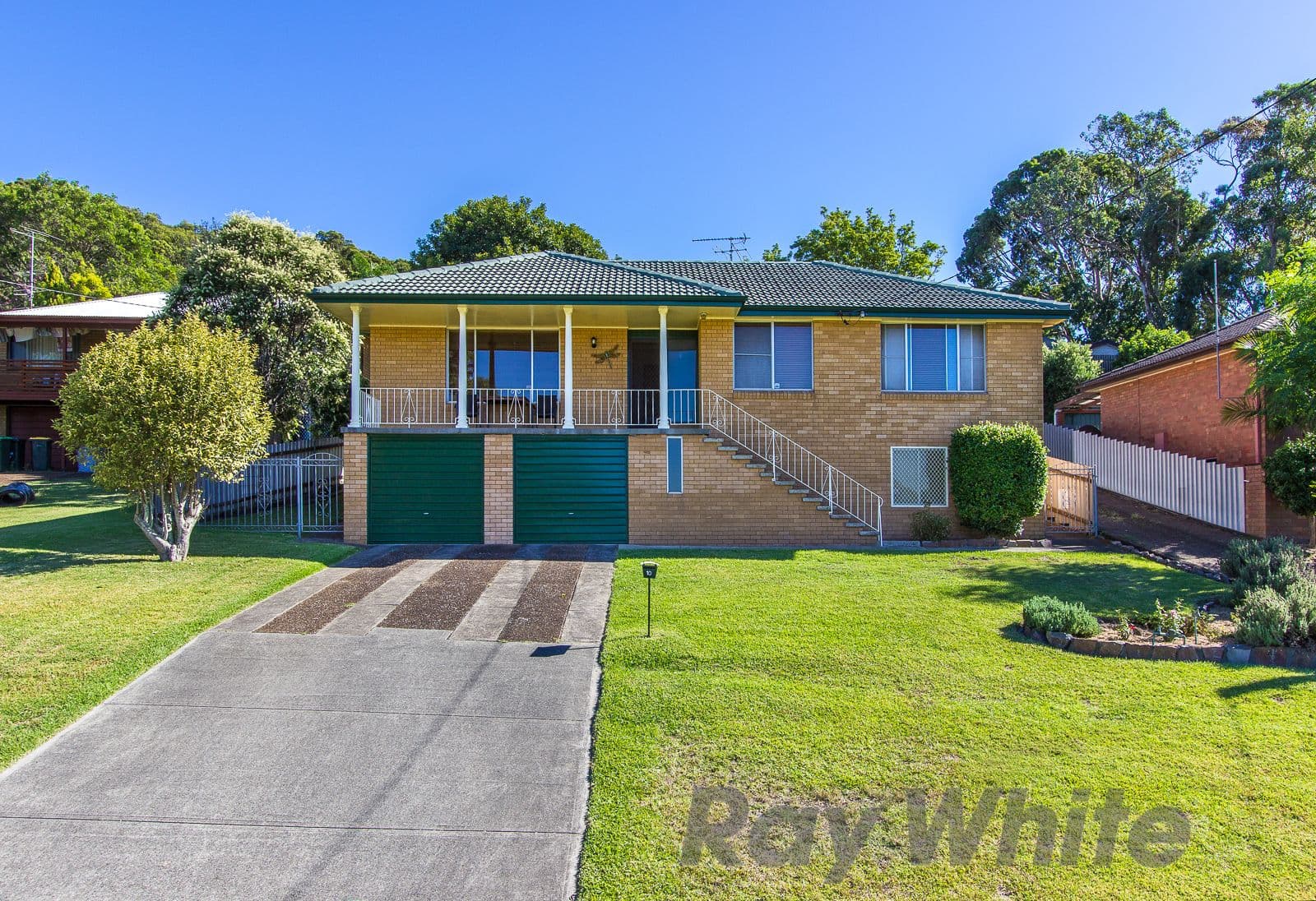 10 Stafford Close, Charlestown - Image 1