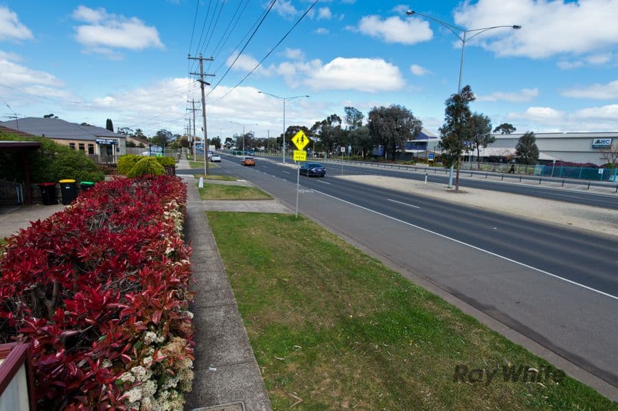 186 Coburns Road, Melton VIC 3337, Melton - Thumbnail 2