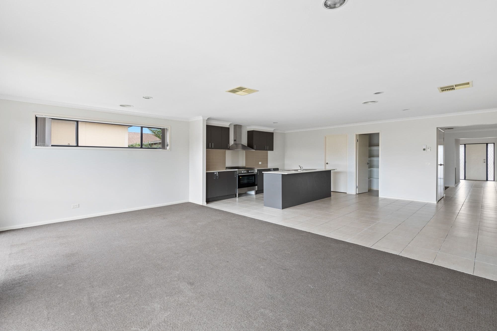 104 Rosella Avenue, Werribee VIC 3030, Werribee - Thumbnail 4