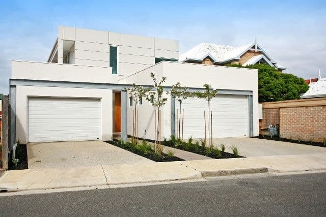 31 Balmoral Crescent, RIPPLESIDE VIC 3215, Rippleside - Thumbnail 2