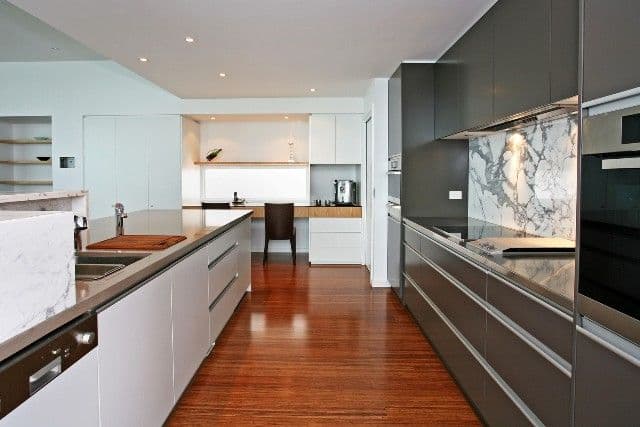 31 Balmoral Crescent, RIPPLESIDE VIC 3215, Rippleside - Thumbnail 5