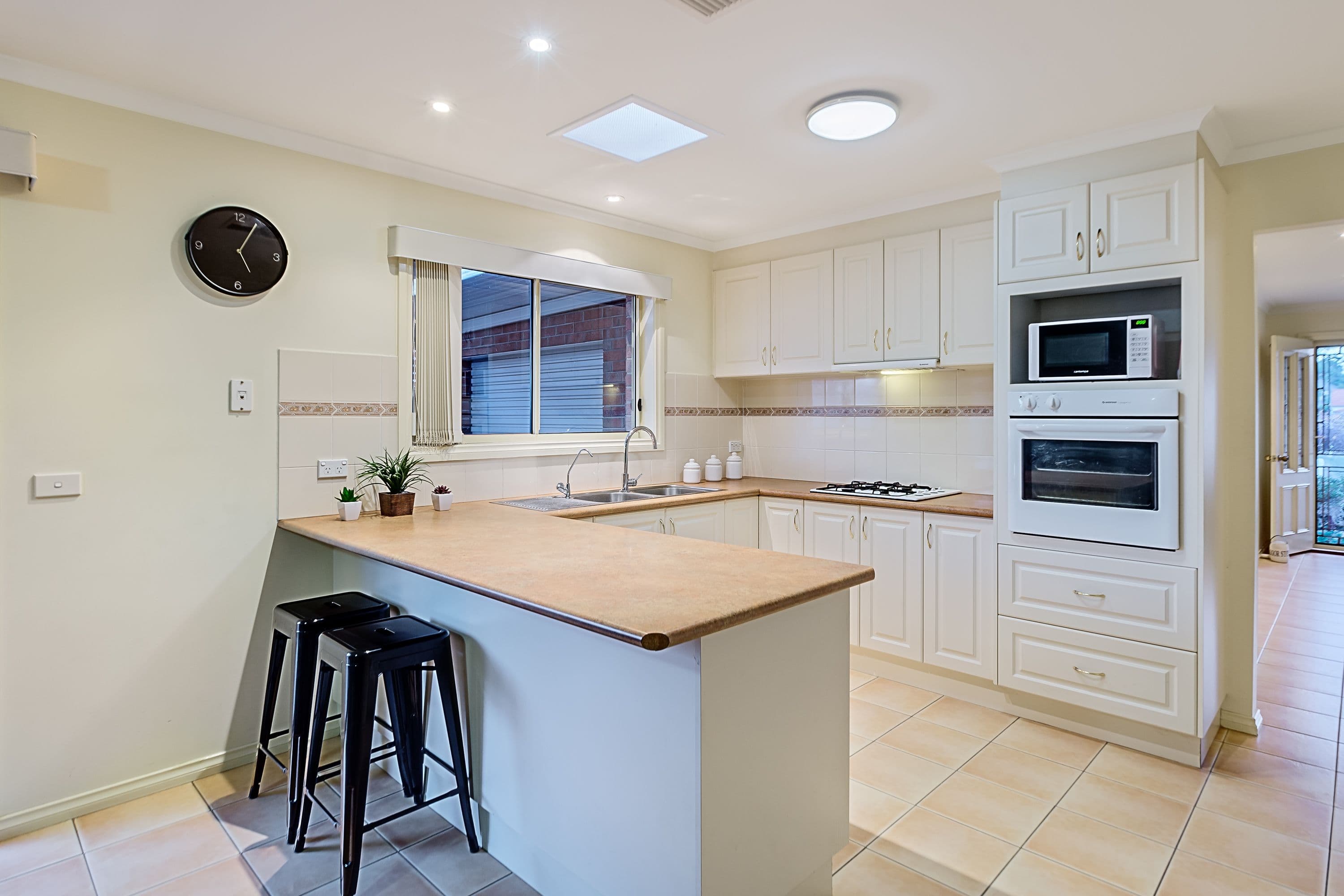 74 Twin River Drive, South Morang VIC 3752, South Morang - Thumbnail 2