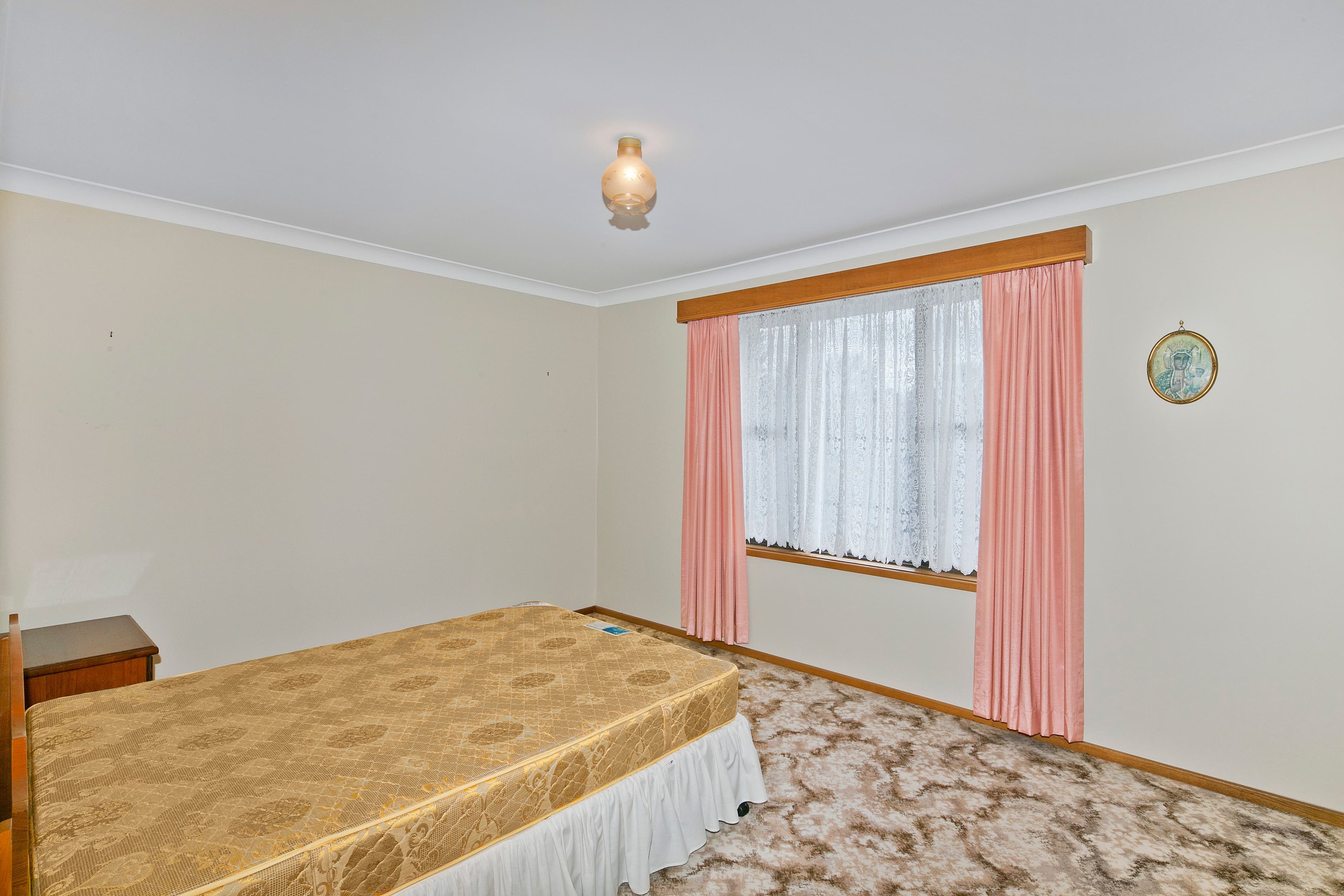 16 Chatsbury Street, Goulburn - Thumbnail 5