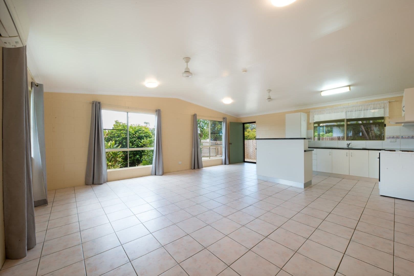 128 Shute Harbour Road, Cannonvale QLD 4802, Cannonvale - Thumbnail 7