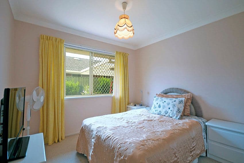131 Sunshine Boulevard, MERMAID WATERS QLD 4218, Mermaid Waters - Thumbnail 3