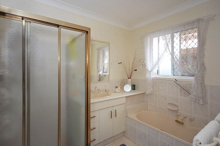 131 Sunshine Boulevard, MERMAID WATERS QLD 4218, Mermaid Waters - Thumbnail 4