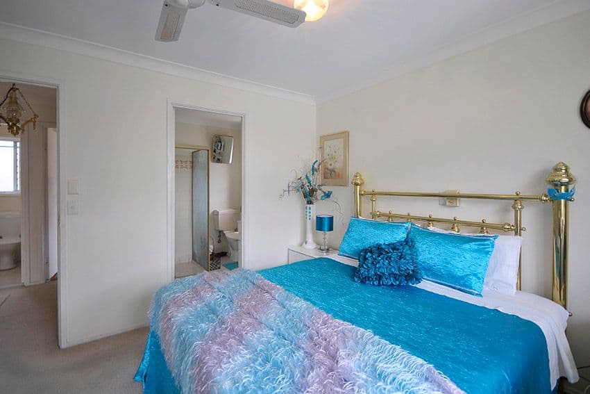 131 Sunshine Boulevard, MERMAID WATERS QLD 4218, Mermaid Waters - Thumbnail 5