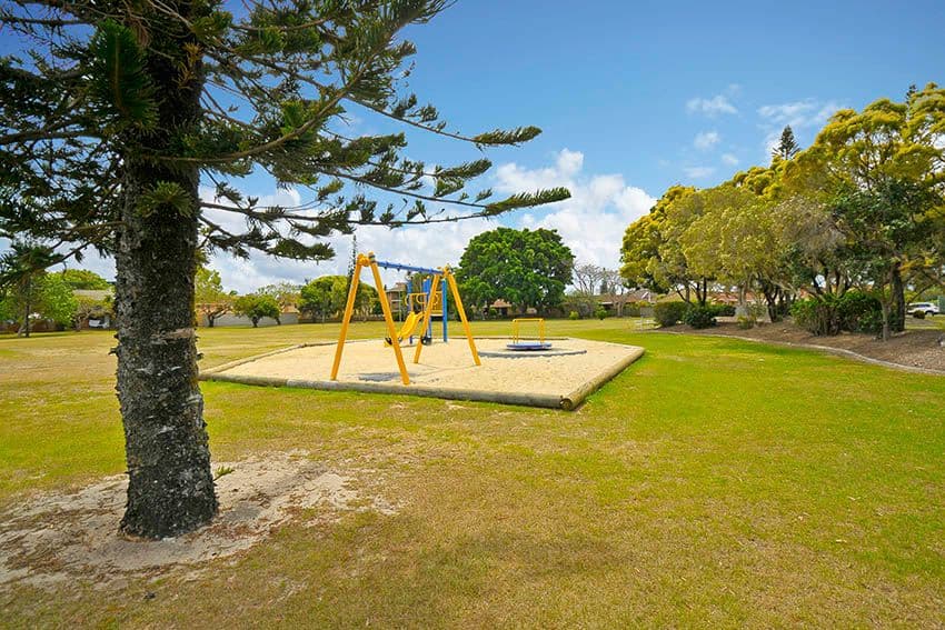 131 Sunshine Boulevard, MERMAID WATERS QLD 4218, Mermaid Waters - Thumbnail 8