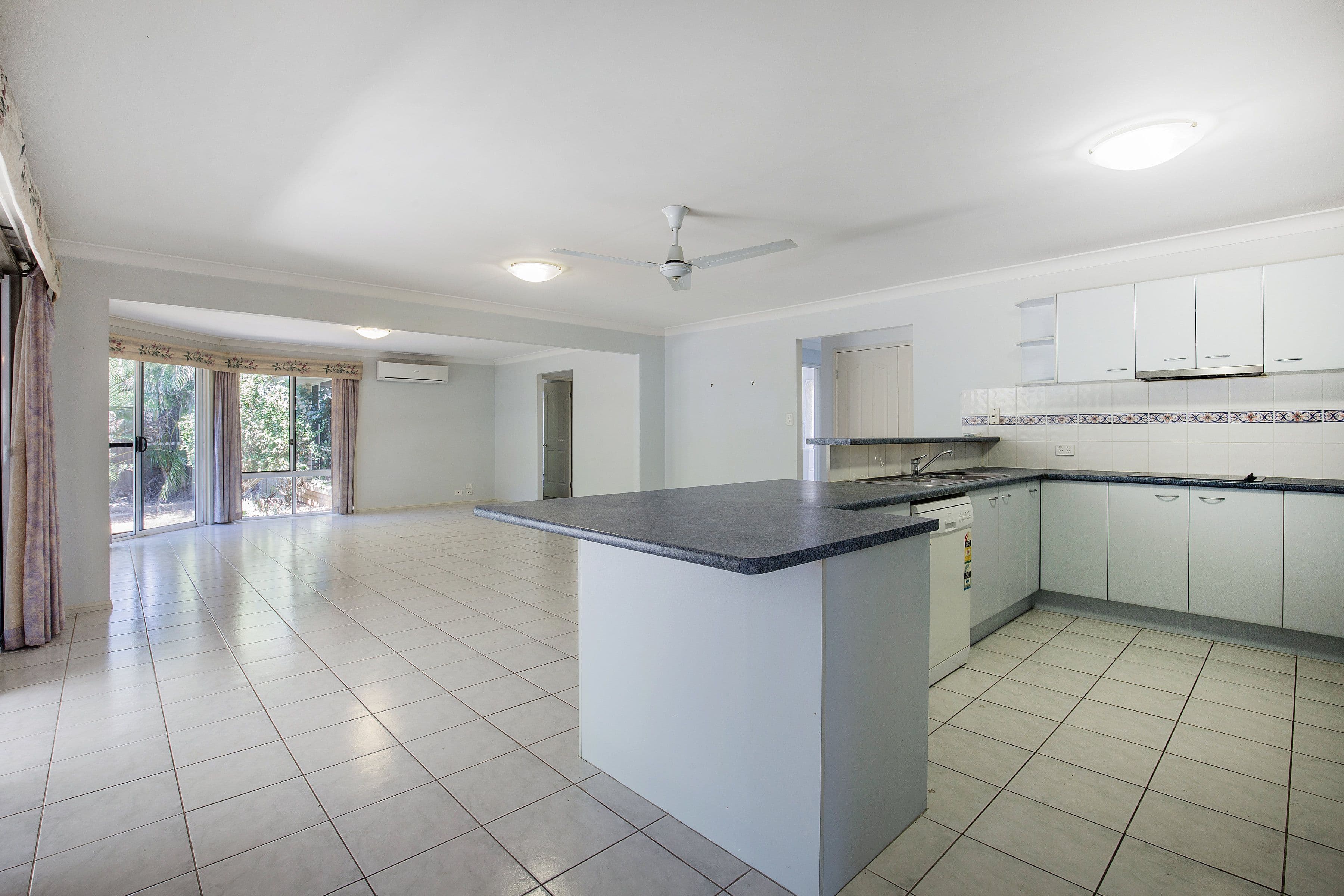 40 Lily Circuit, Kuraby QLD 4112, Kuraby - Thumbnail 4