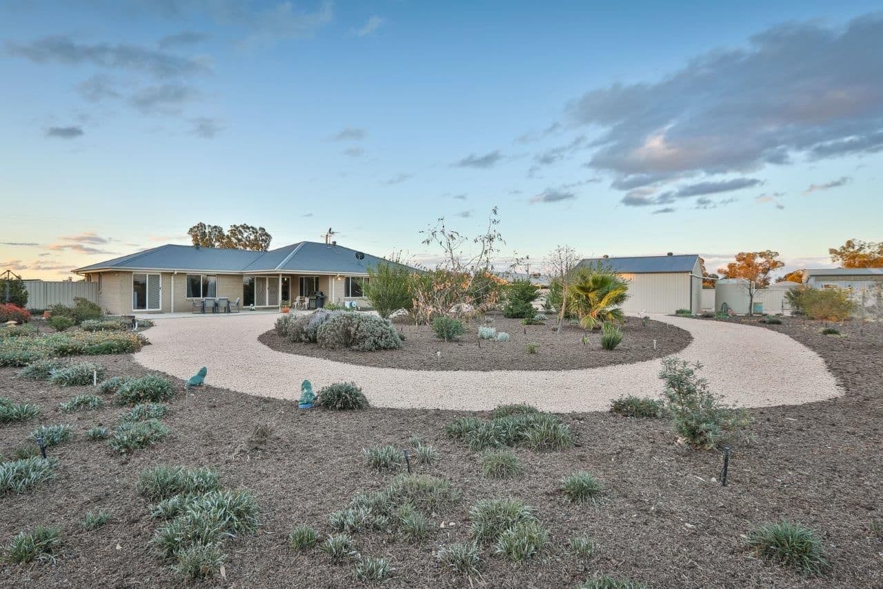 3392 Benetook Avenue, Irymple VIC 3498, Irymple - Thumbnail 3