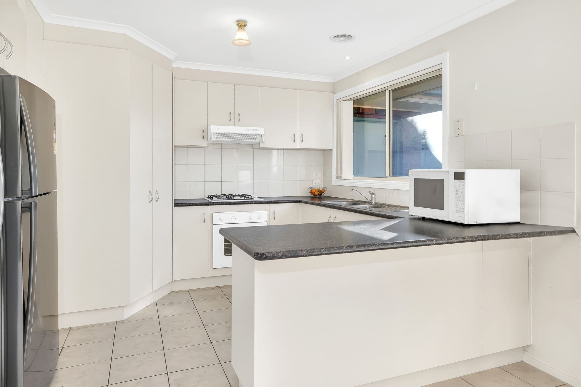 39 Songlark Crescent, Werribee VIC 3030, Werribee - Thumbnail 3