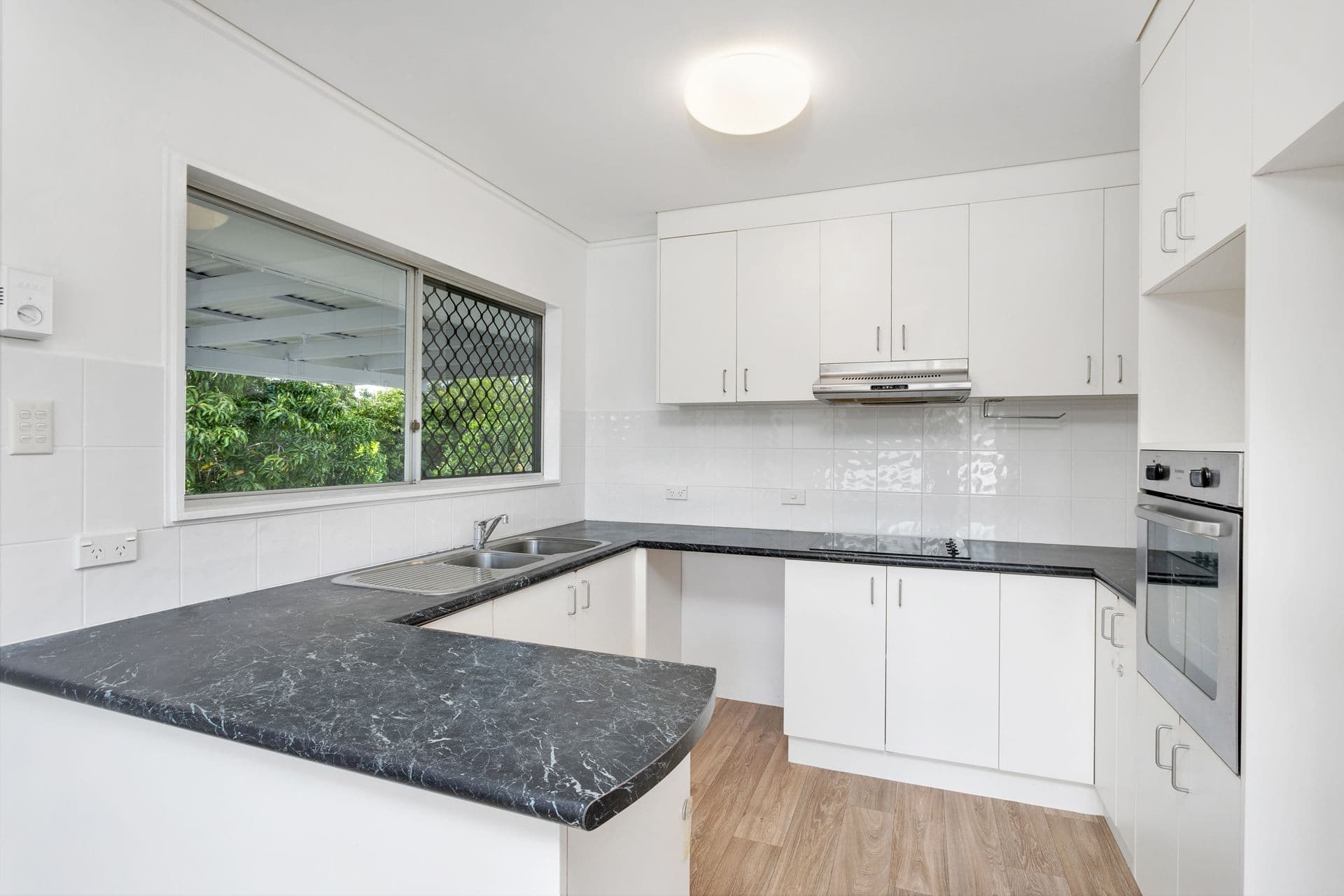 10 Jacaranda Street, Holloways Beach QLD 4878, Holloways Beach - Thumbnail 7