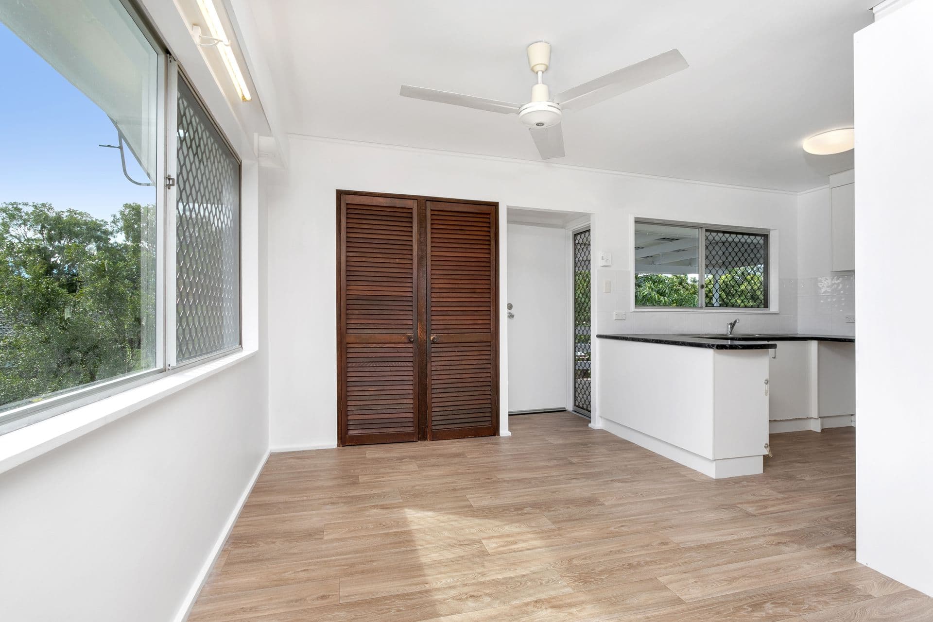 10 Jacaranda Street, Holloways Beach QLD 4878, Holloways Beach - Thumbnail 8