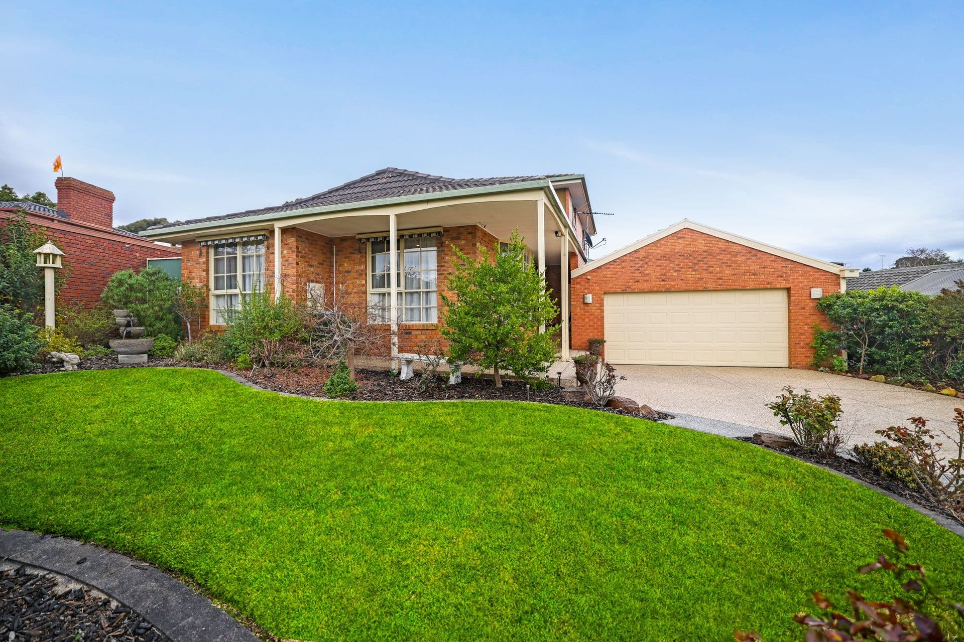 19 Howell Drive, Berwick VIC 3806, Berwick - Thumbnail 2