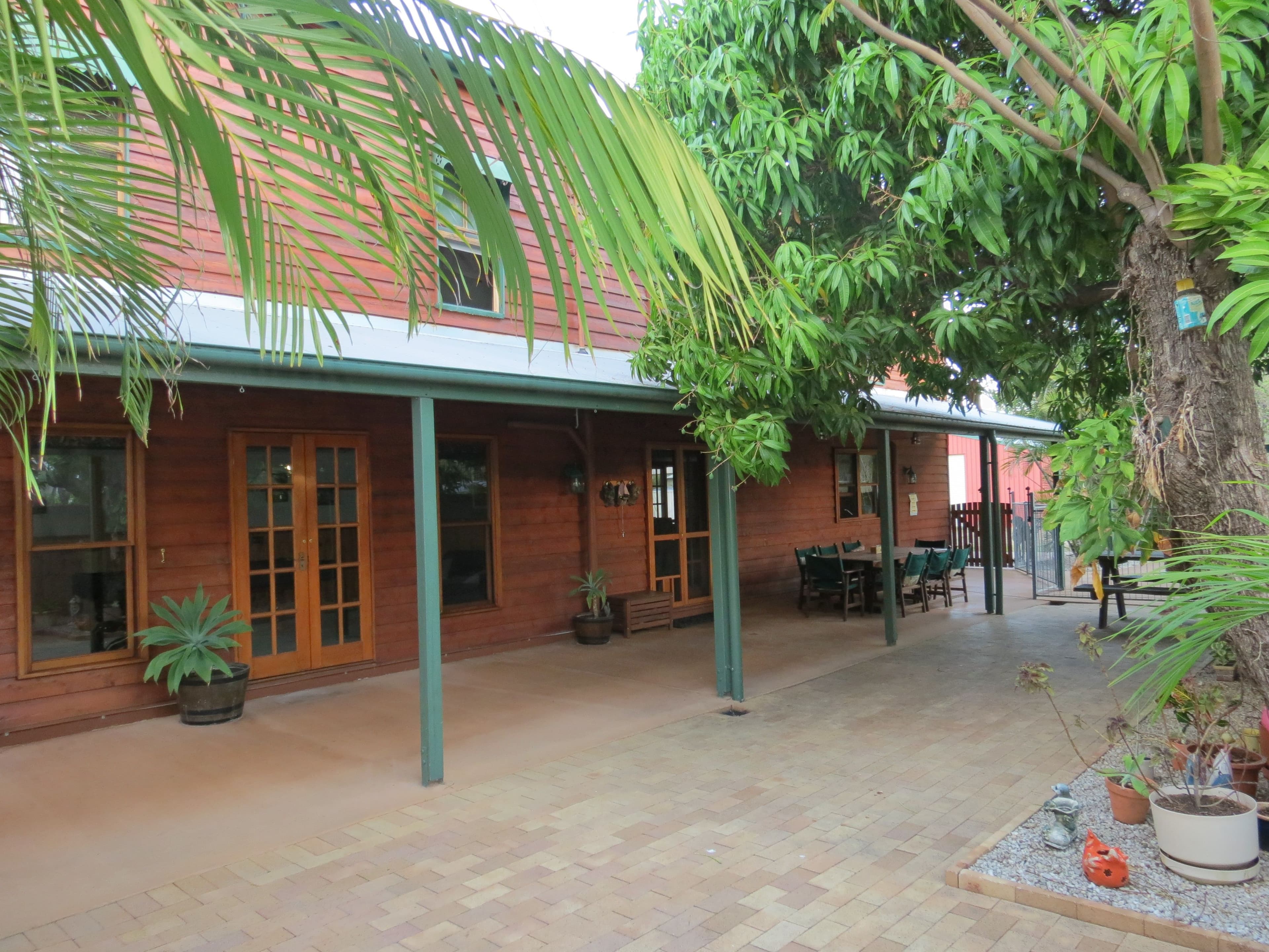 38-40 Esmond Street, Emerald QLD 4720, Emerald - Thumbnail 2