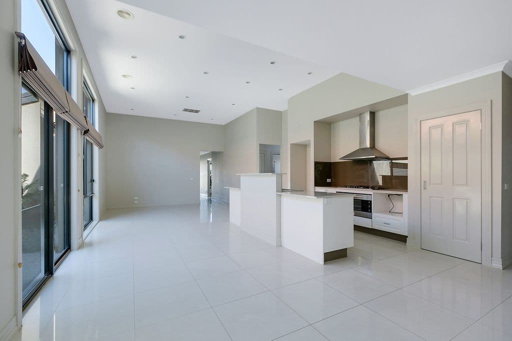 17 Kiora Avenue, Doreen VIC 3754, Doreen - Thumbnail 4