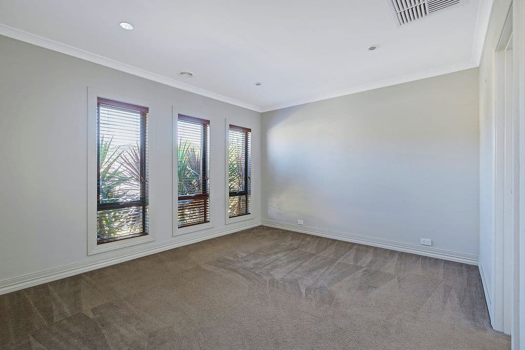 17 Kiora Avenue, Doreen VIC 3754, Doreen - Thumbnail 8