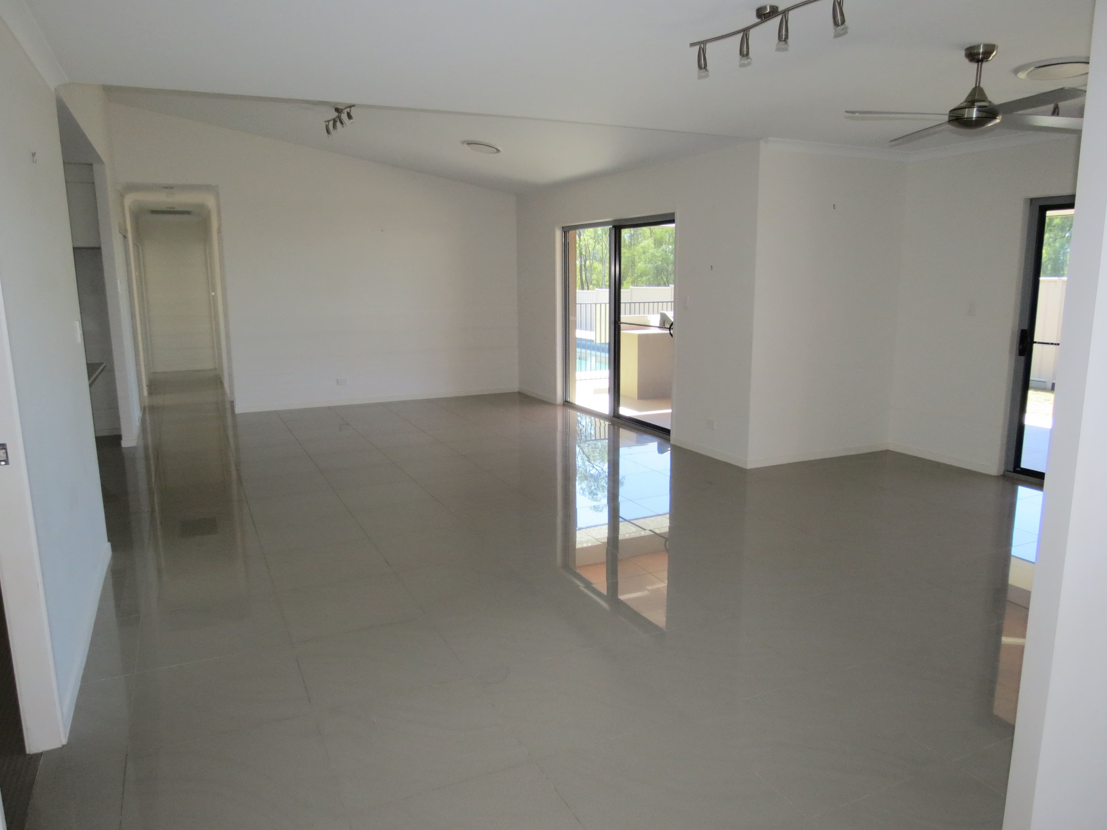 18 Rosehill Road, Emerald QLD 4720, Emerald - Thumbnail 5