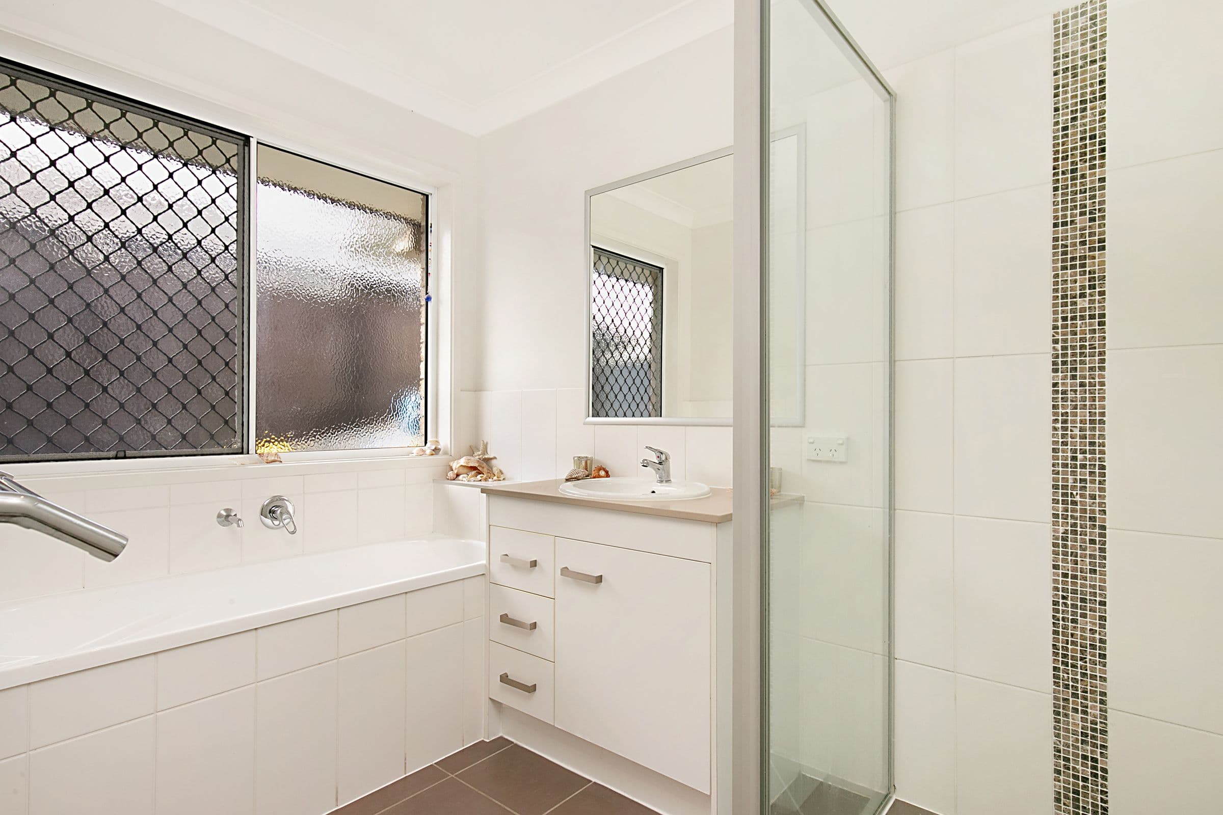 66 Honeywood Drive, Fernvale QLD 4306, Fernvale - Thumbnail 7