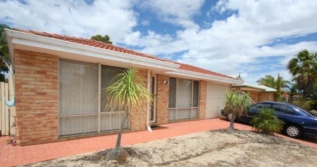19 Rainier Close, BALLAJURA WA 6066, Ballajura - Thumbnail 2
