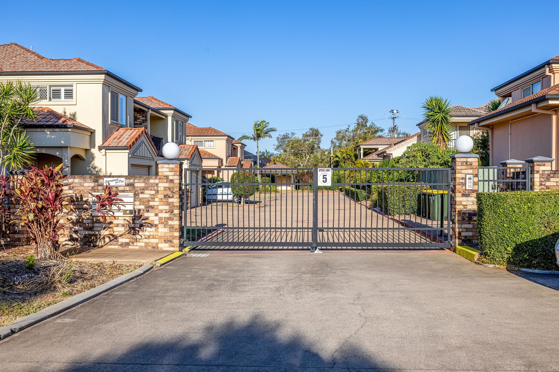 65 Pinelands Road, Sunnybank Hills QLD 4109, Sunnybank Hills - Thumbnail 3