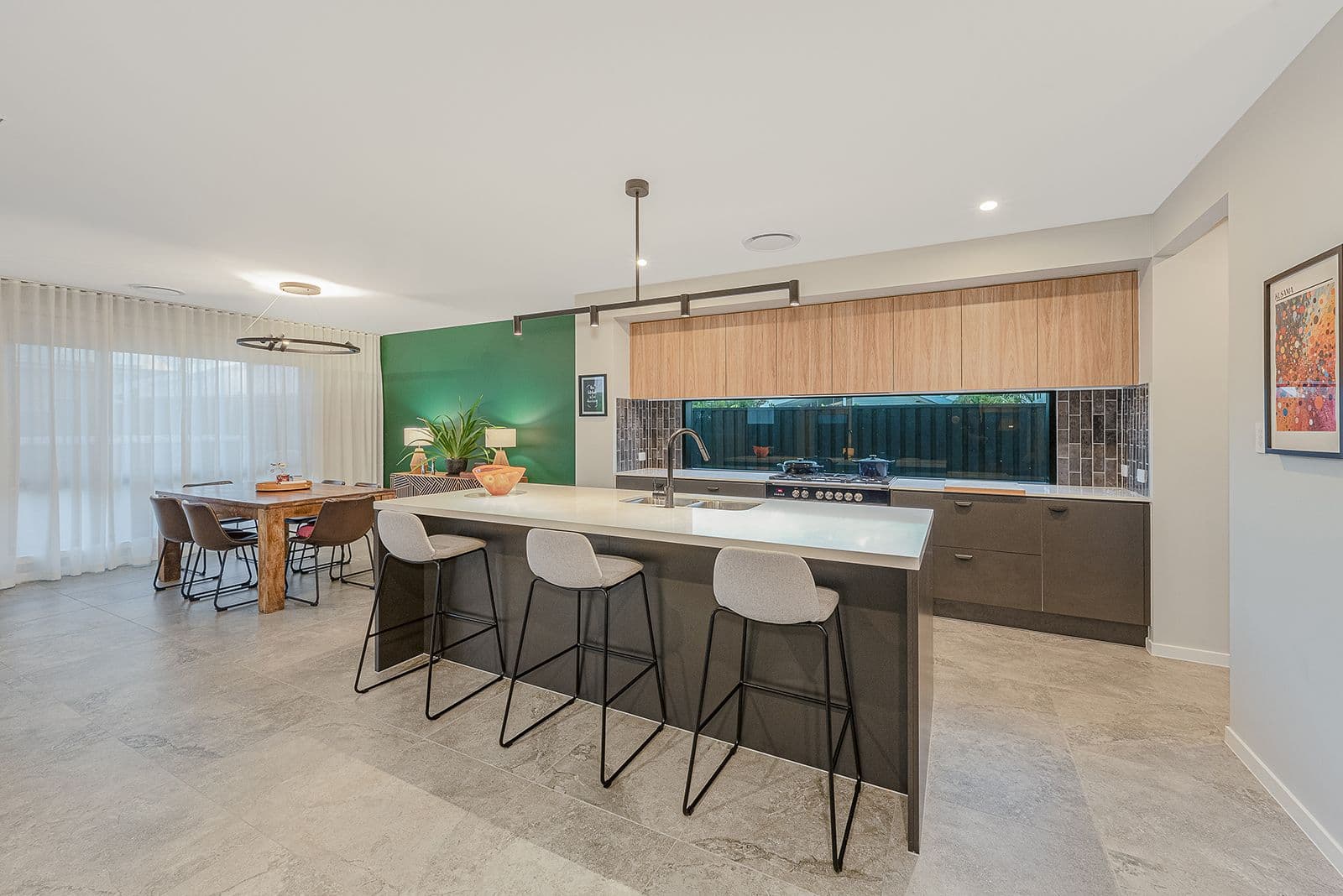 10 Cordelia Street, Newport QLD 4020, Newport - Thumbnail 2
