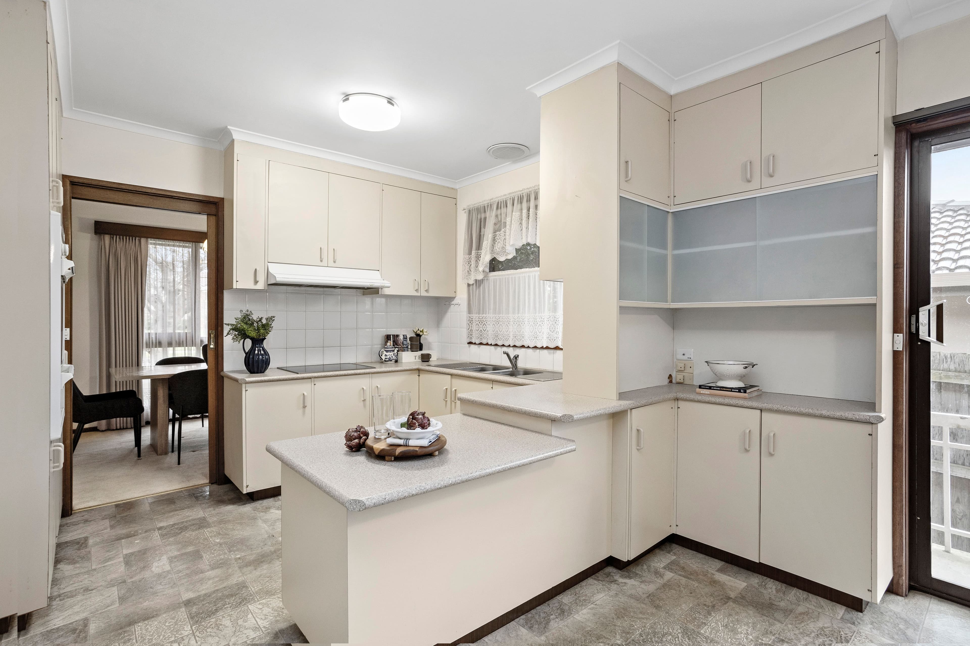 39 Snowdon Drive, Cheltenham VIC 3192, Cheltenham - Thumbnail 5