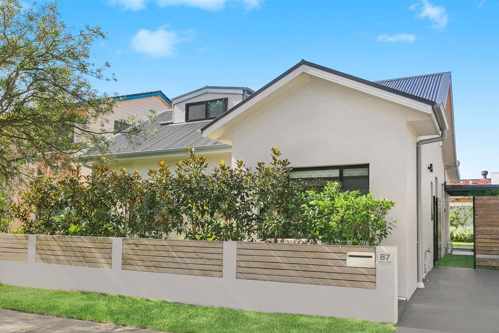 87 Beach Road, North Bondi - Thumbnail 2