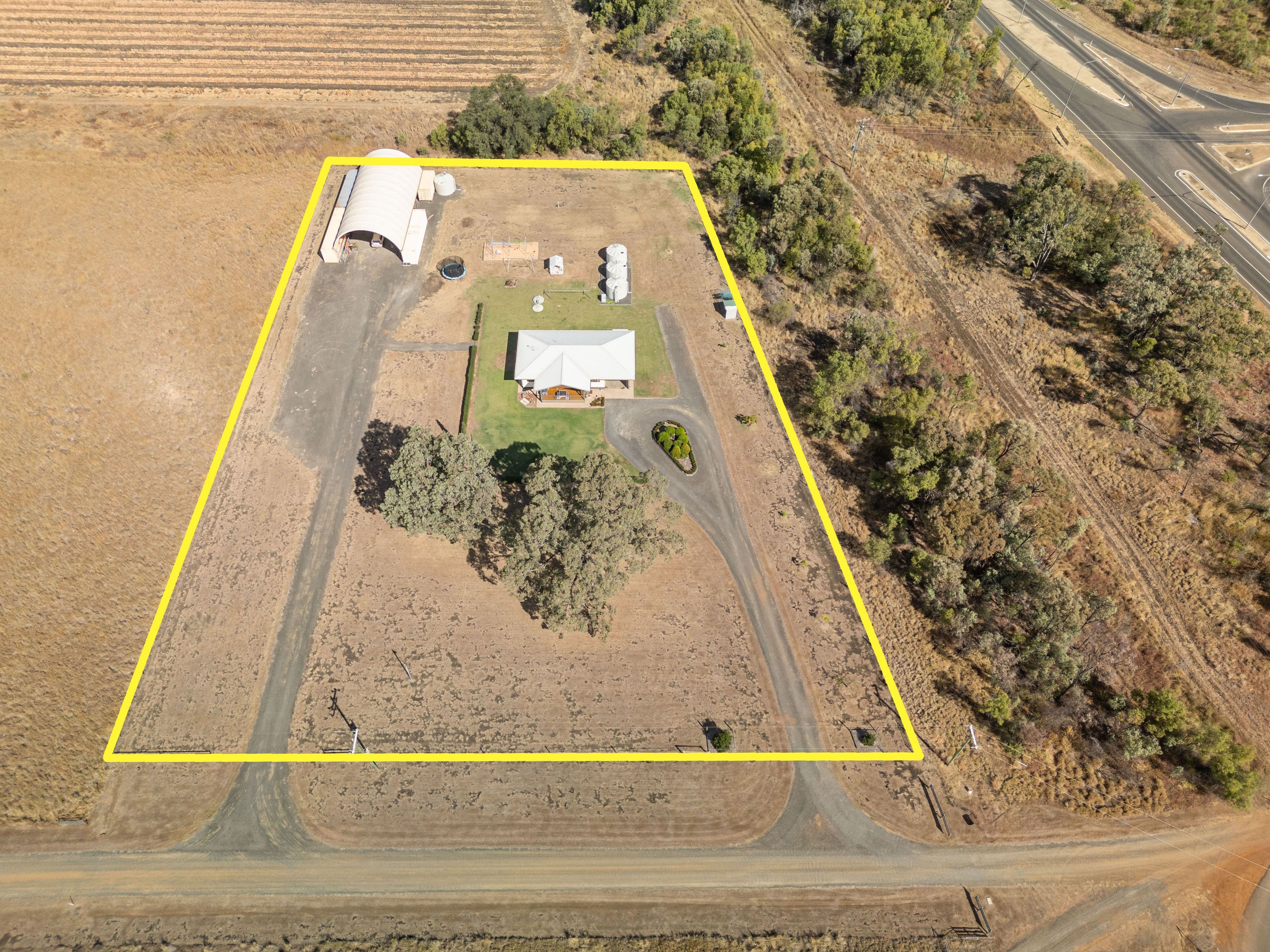 10A Caringal Road, Emerald QLD 4720, Emerald - Thumbnail 2