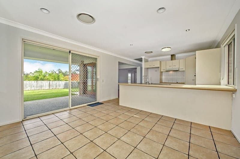 10 Vauton Court, Arana Hills - Thumbnail 7