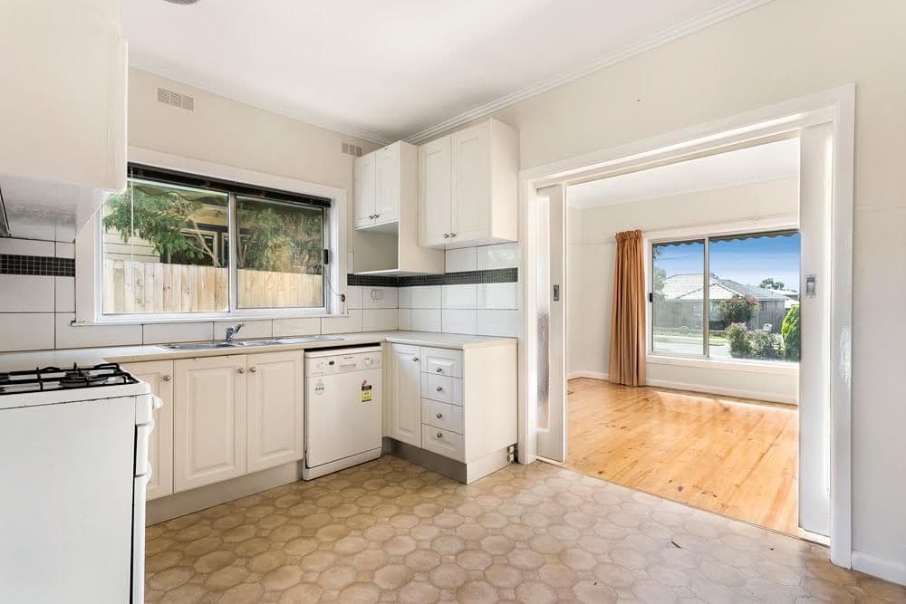 11 Sapphire Street, Essendon West VIC 3040, Essendon West - Thumbnail 4