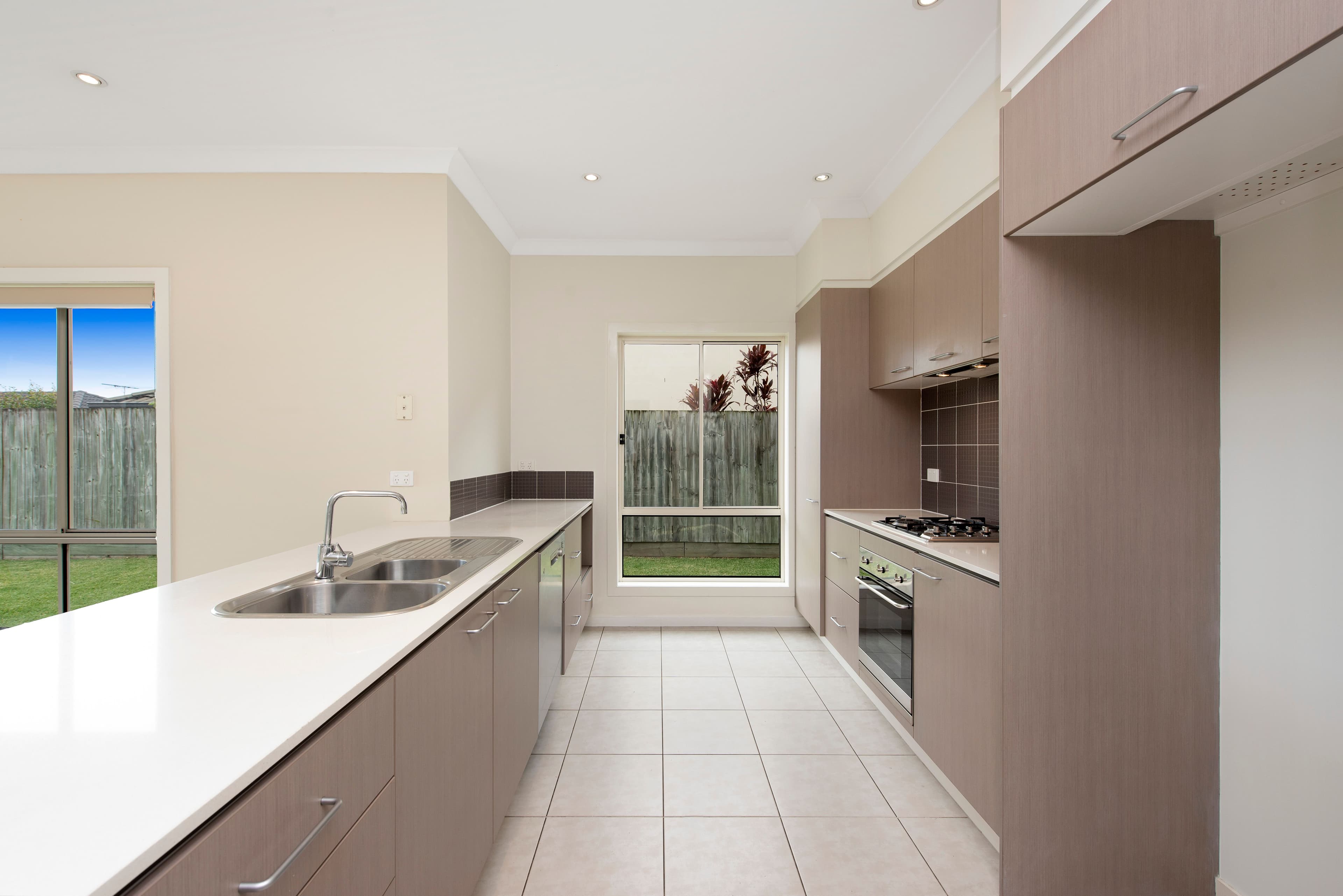 35 Hillcroft Place, Belmont QLD 4153, Belmont - Thumbnail 2
