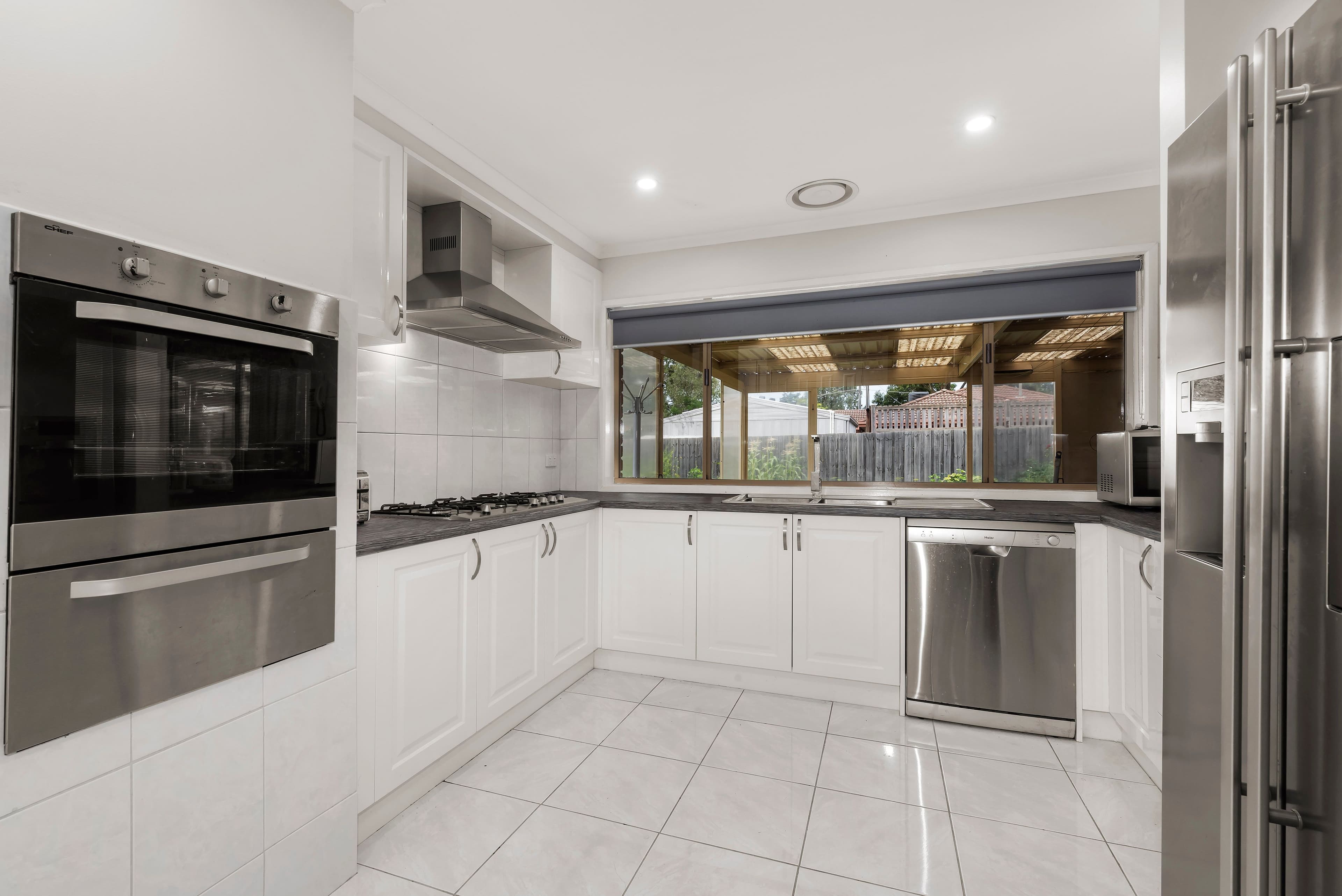 31 Turramurra Drive, Rowville VIC 3178, Rowville - Thumbnail 3