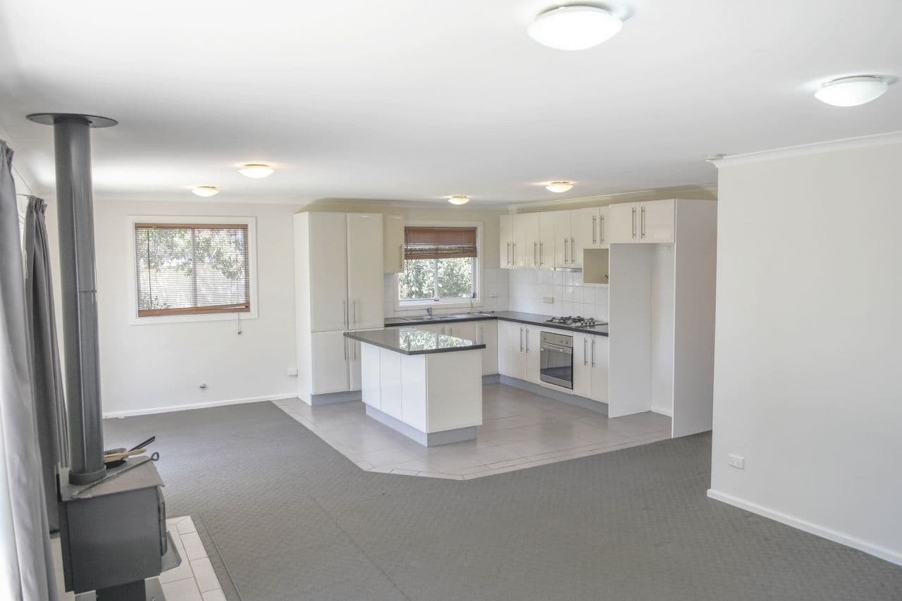 12 Vine Street, South Bathurst - Thumbnail 3