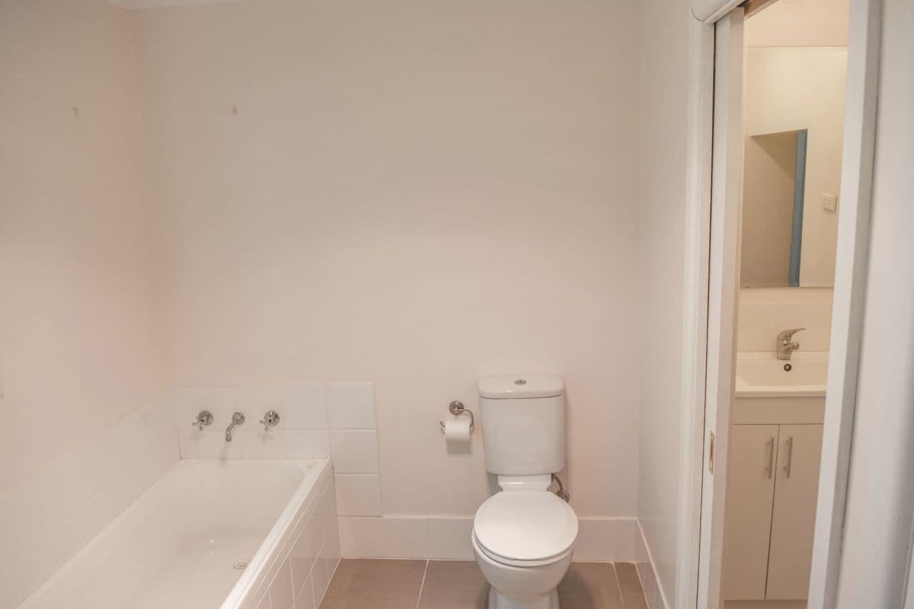 12 Vine Street, South Bathurst - Thumbnail 7