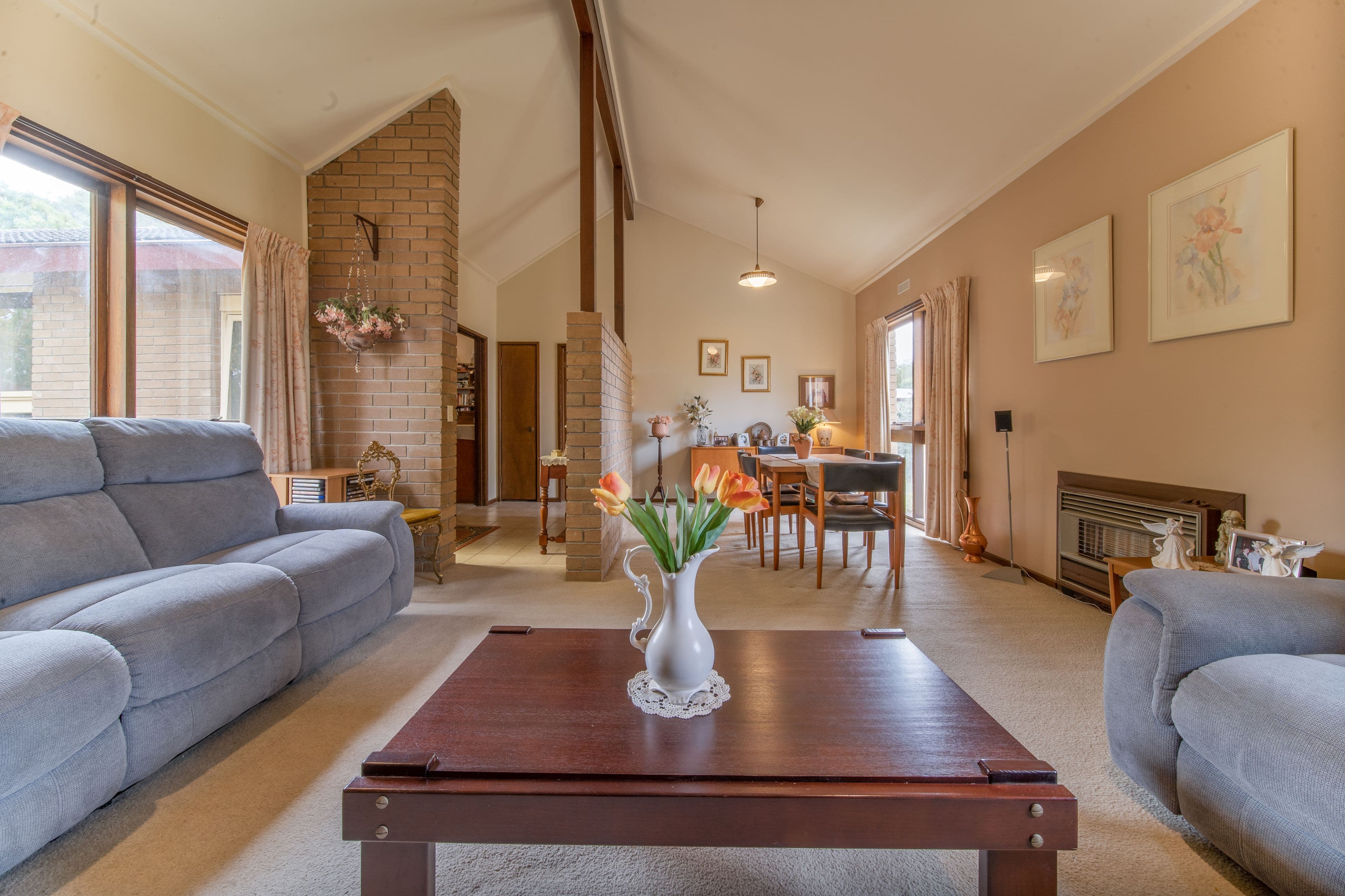 10 Boronia Crescent, Strathdale VIC 3550, Strathdale - Thumbnail 2